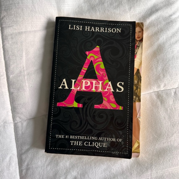 The Clique Book Series by Lisi Harrison - Picture 10 of 10